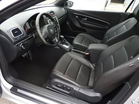 Used 2013 Volkswagen Eos FWD image 12