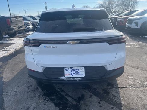 New 2026 Chevrolet Equinox EV LT image 6