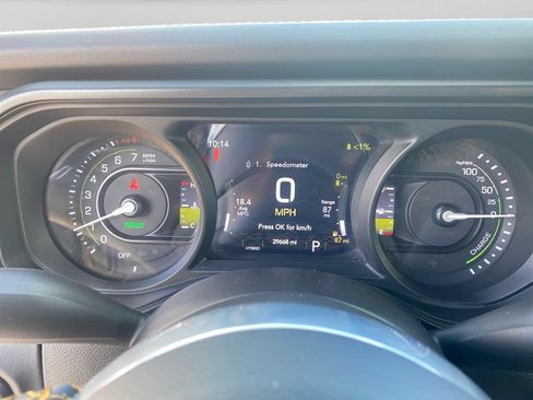 Used 2024 Jeep Wrangler Unlimited Sahara w/ Technology Group AWD/4WD image 20