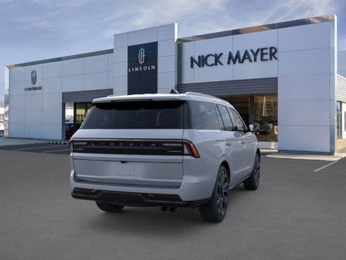 New 2026 Lincoln Navigator Reserve image 9