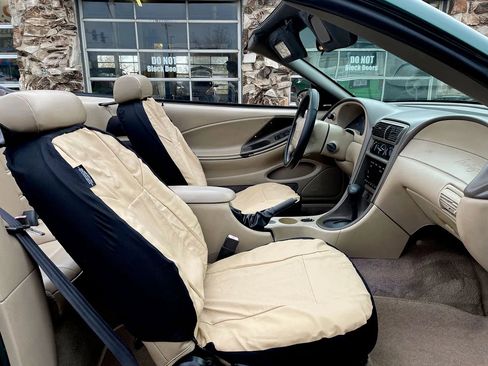 Used 2001 Ford Mustang Premium image 18