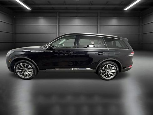 New 2026 Lincoln Aviator AWD image 3