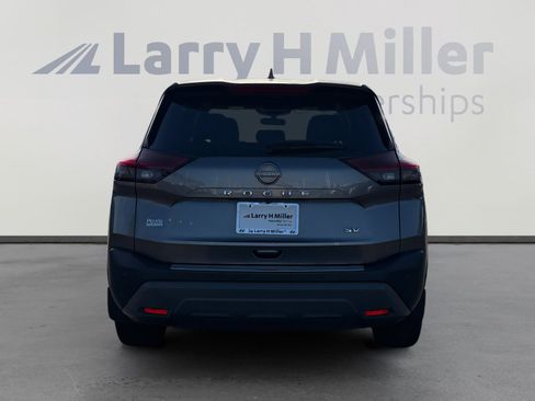 Used 2023 Nissan Rogue SV FWD image 4