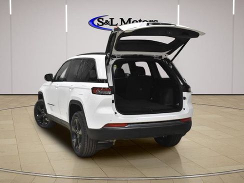New 2026 Jeep Grand Cherokee Limited w/ Limited Altitude Package AWD/4WD image 9