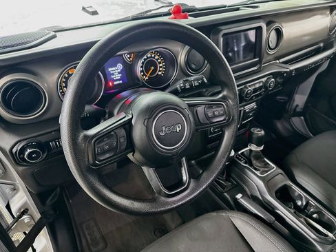 Used 2022 Jeep Wrangler Unlimited Sport AWD/4WD image 10