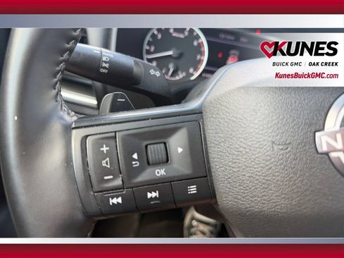 Used 2025 Nissan Rogue SV AWD/4WD image 17