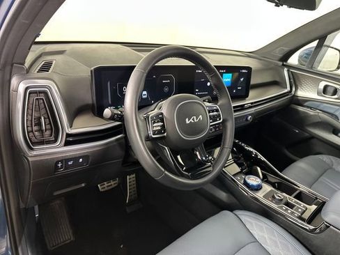 Used 2025 Kia Sorento SX Prestige AWD/4WD image 13