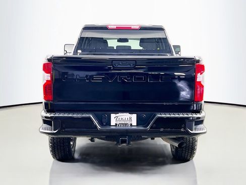 Used 2024 Chevrolet Silverado 2500 Custom w/ Custom Value Package image 6