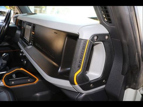 Used 2021 Ford Bronco Badlands image 10