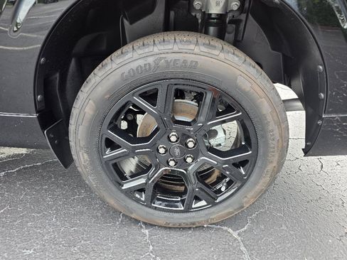 Used 2025 Ford Maverick Lobo AWD/4WD image 21