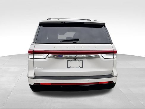 Used 2024 Lincoln Navigator L Reserve w/ Monochromatic Package AWD/4WD image 7