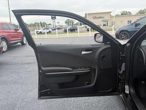 Used 2023 Dodge Charger SXT RWD image 17