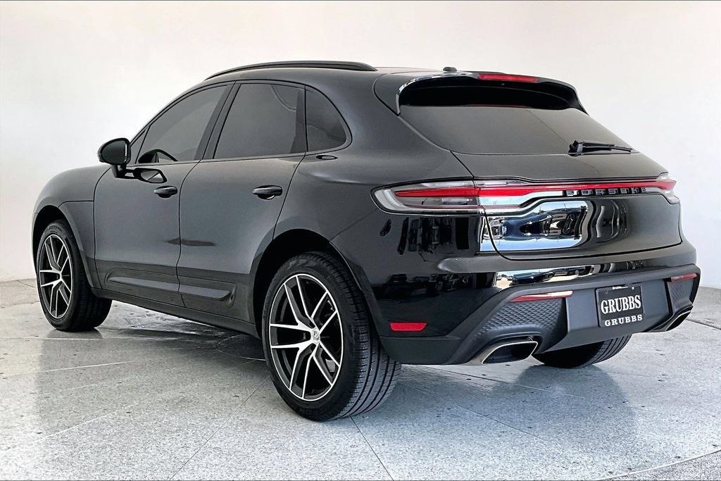 Used 2024 Porsche Macan w/ Premium Plus Package AWD/4WD image 15