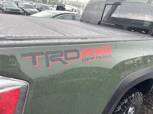 Used 2022 Toyota Tacoma TRD Off-Road AWD/4WD image 8