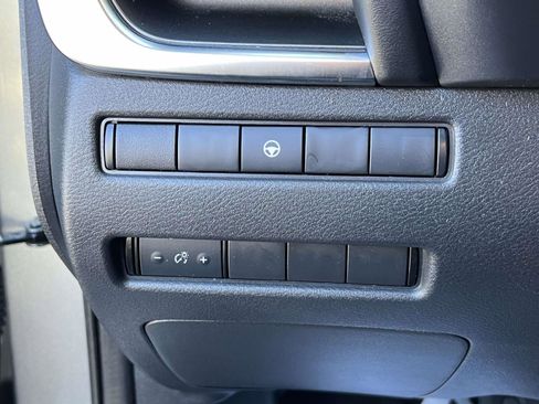 Used 2021 Nissan Rogue SV image 21