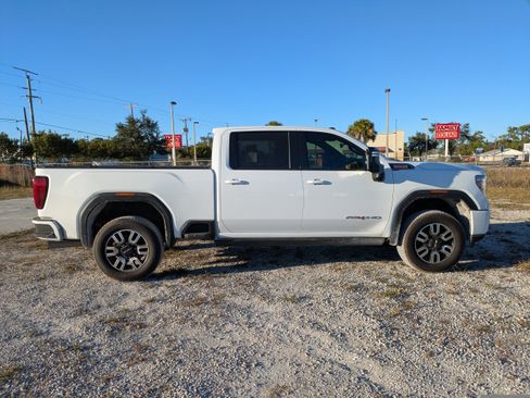 Used 2022 GMC Sierra 2500 AT4 w/ AT4 Premium Plus Package image 3