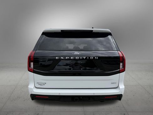 Used 2025 Ford Expedition Max Active AWD/4WD image 8