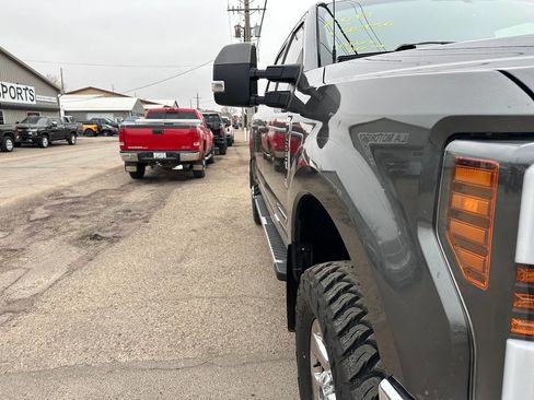 Used 2017 Ford F250 Lariat w/ FX4 Off-Road Package AWD/4WD image 29