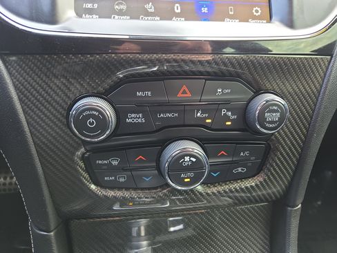 Used 2023 Chrysler 300 C image 20