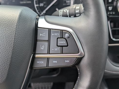 Used 2021 Toyota Highlander Limited AWD/4WD image 24
