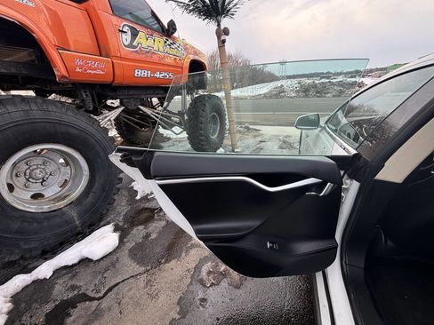 Used 2013 Tesla Model S image 26