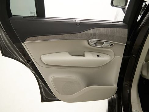 Certified 2024 Volvo XC90 T8 Ultimate AWD/4WD image 18