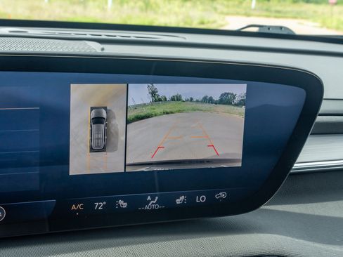 Used 2026 Buick Enclave Preferred FWD image 25