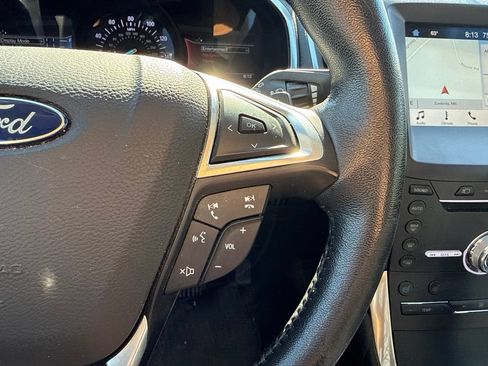 Used 2017 Ford Edge Titanium w/ Equipment Group 302A AWD/4WD image 19