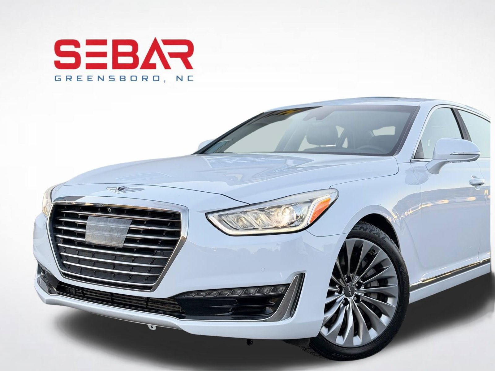 Used 2017 Genesis G90 3.3T Premium RWD image 2