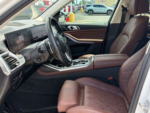 Used 2025 BMW X7 xDrive40i AWD/4WD image 5