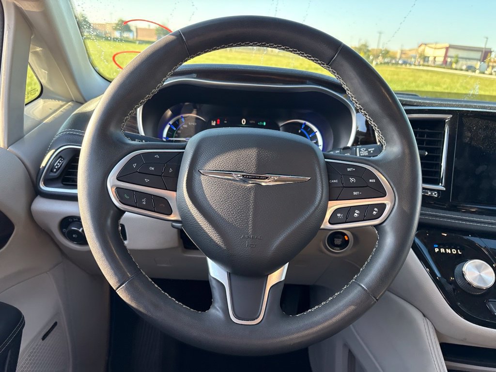Used 2022 Chrysler Pacifica Limited FWD image 21