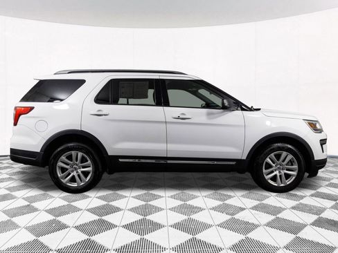 Used 2019 Ford Explorer XLT image 18
