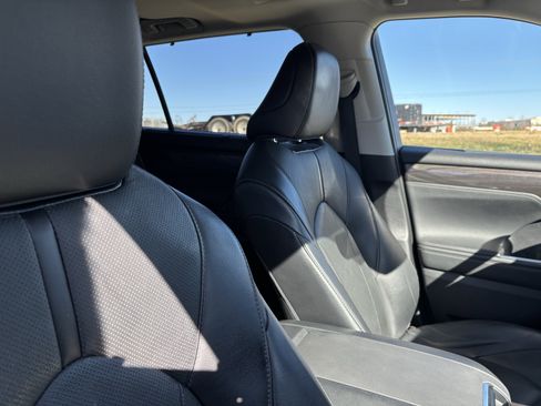 Used 2022 Toyota Highlander Limited image 35