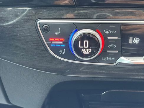 Used 2019 Audi Q7 3.0T Prestige w/ Prestige Package AWD/4WD image 26