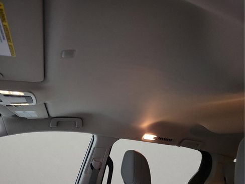 Certified 2021 Toyota Sienna LE image 12