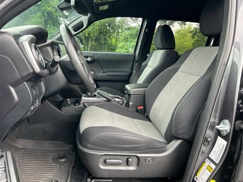 Certified 2023 Toyota Tacoma TRD Off-Road w/ Technology Package AWD/4WD image 22