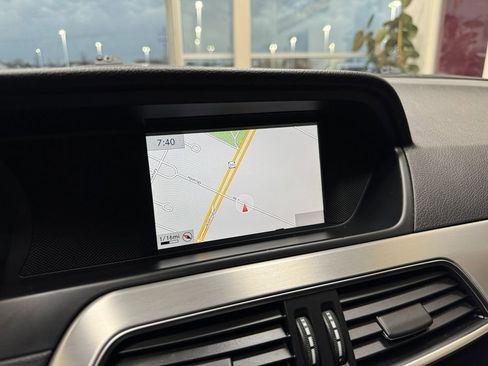 Used 2013 Mercedes-Benz C 300 4MATIC Sedan image 24