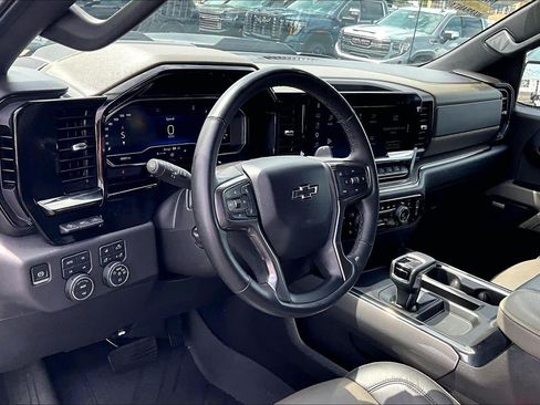 Used 2025 Chevrolet Silverado 1500 ZR2 w/ Technology Package AWD/4WD image 15