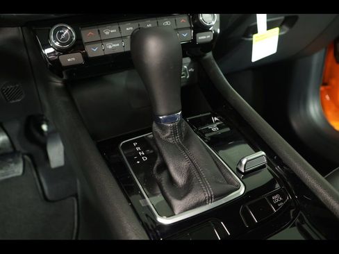 New 2026 Jeep Compass Limited w/ Sun, Sound & Navigation Group AWD/4WD image 21