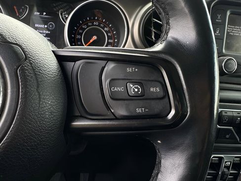 Used 2018 Jeep Wrangler Unlimited Sport S AWD/4WD image 23