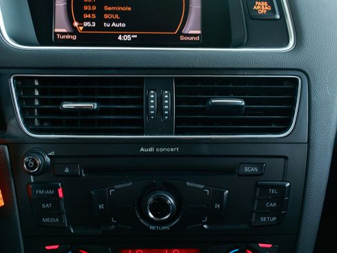 Used 2011 Audi Q5 2.0T Premium image 31