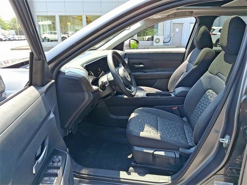 New 2025 Nissan Kicks SV w/ SV Premium Package image 5