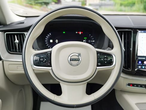 Used 2023 Volvo XC60 T8 Ultimate w/ Climate Package AWD/4WD image 45