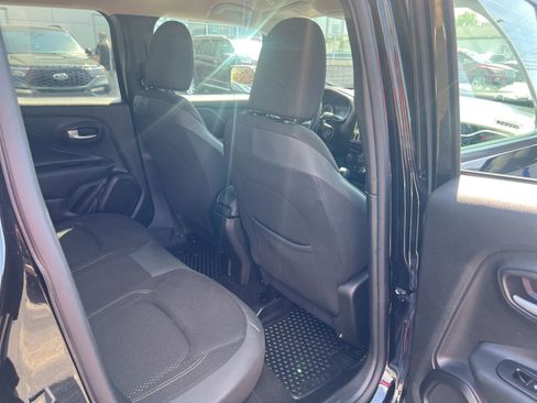 Used 2023 Jeep Renegade Altitude image 44