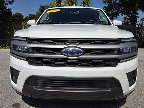 Used 2024 Ford Expedition Max XLT RWD image 8