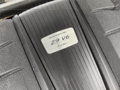 Certified 2021 Porsche Macan Turbo AWD/4WD image 66