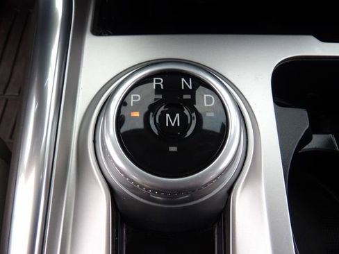 Certified 2020 Ford Explorer Platinum w/ Premium Technology Package image 23