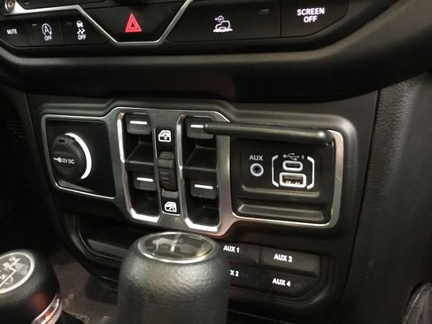 Used 2021 Jeep Wrangler Unlimited Sport AWD/4WD image 23