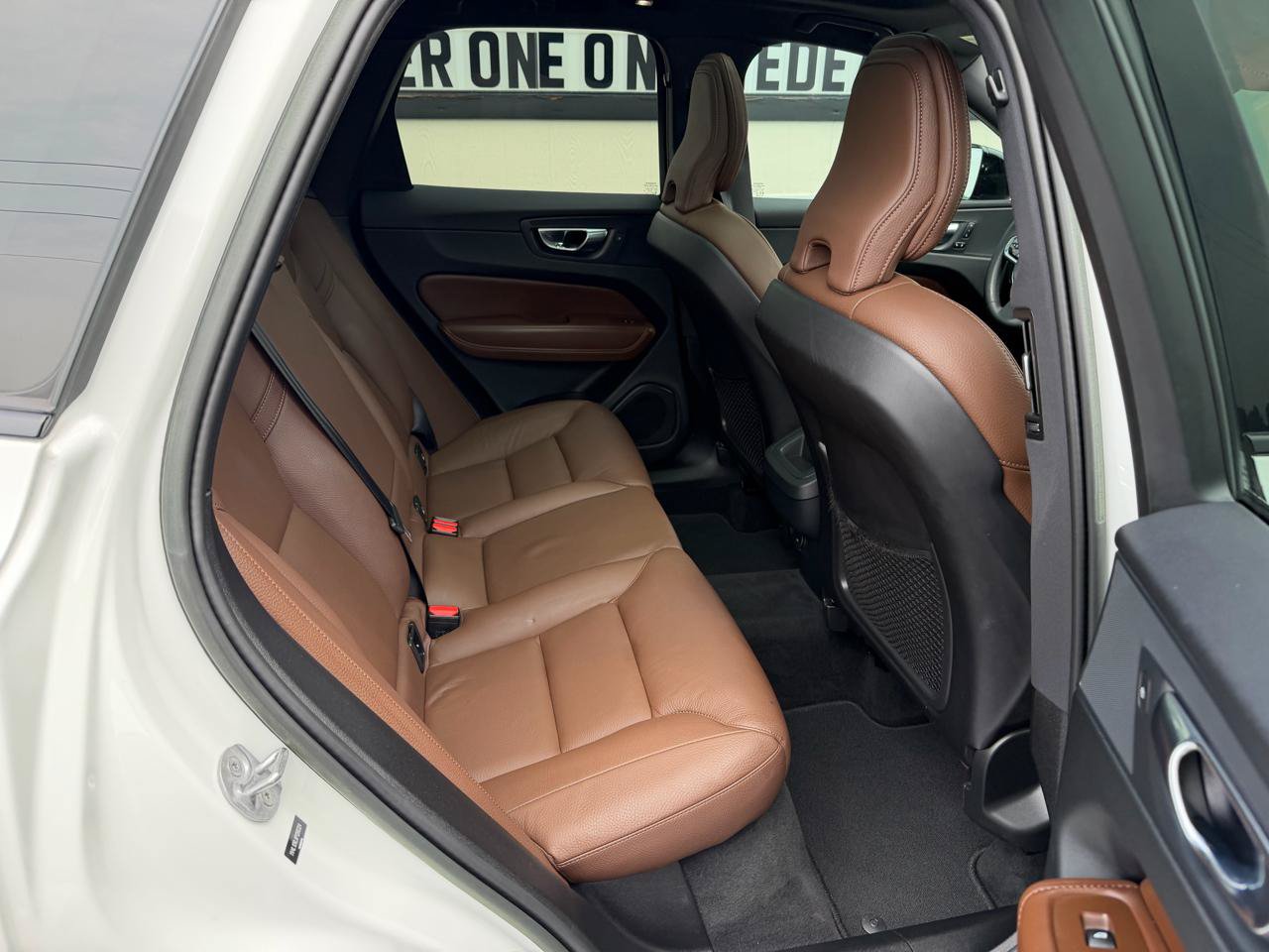Used 2023 Volvo XC60 B5 Plus AWD/4WD image 20