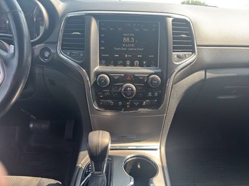Used 2017 Jeep Grand Cherokee Altitude AWD/4WD image 30